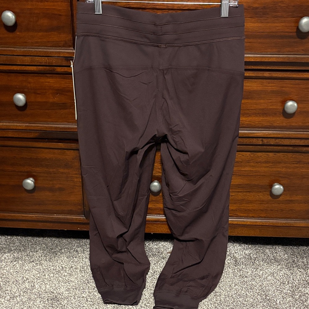 Lululemon Dance Studio MR 7/8 Jogger - Picture 6 of 7